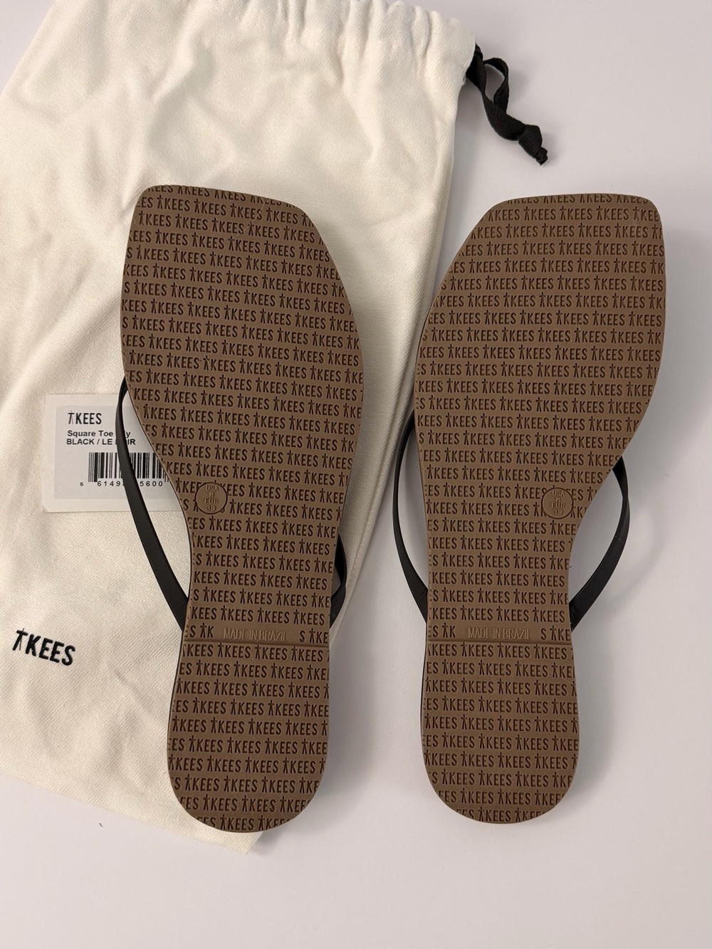 TKEES Black Minimal Square-Toe Flip Sandals - Picture 3 of 3